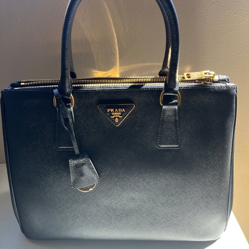 Prada Saffiano Lux Leather Bag Medium